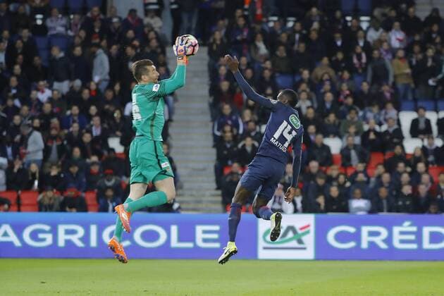 Bilder des Tages - SPORT Morgan DE SANCTIS (AS Monaco FC), Blaise Mathuidi (psg) FOOTBALL : PSG vs AS MONACO - 1 2 Finale Coupe de France - 26 04 2017 StephaneAllaman Panoramic 