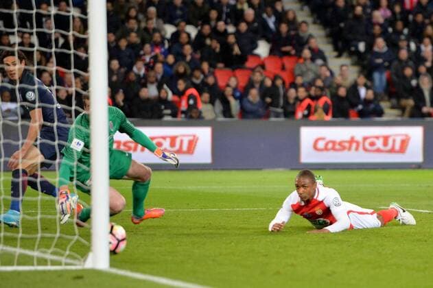 09 EDINSON CAVANI (psg) - 34 Abdou DIALLO (mon) - BUT FOOTBALL : Paris SG vs Monaco - Coupe de France - 26 04 2017 AnthonyBIBARD FEP Panoramic 