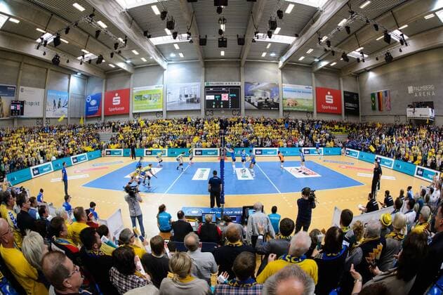26.04.2017, Palmberg Arena, Schwerin Volleyball, Bundesliga Frauen, Play-offs Finale, SSC Palmberg Schwerin vs. Allianz MTV Stuttgart Übersicht Uebersicht Palmberg Arena Schwerin Feature Zuschauer