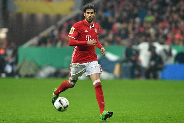 Javi (Javier) MARTINEZ (Bayern Muenchen), Aktion,Einzelaktion,Einzelbild, Freisteller,Ganzkoerperaufnahme,ganze Figur. Fussball, DFB Pokal Halbfinale FC Bayern Muenchen-Borussia Dortmund 2-3, am 26.04.2017. A L L I A N Z ARENA.