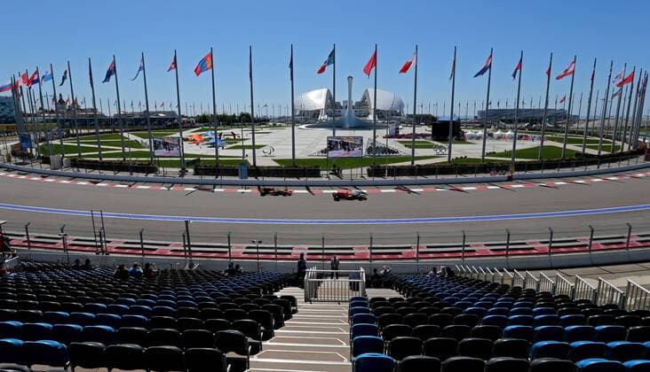 SOCHI, RUSSIA - APRIL 28, 2017: A practice session ahead of the 2017 Formula One VTB Russian Grand Prix at the Sochi Autodrom racing circuit. Alexander Demianchuk TASS  TS049F9E