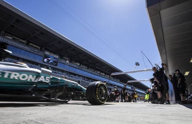 Motorsports: FIA Formula One World Championship WM Weltmeisterschaft 2017, Grand Prix of Russia, 44 Lewis Hamilton (GBR, Mercedes AMG Petronas F1 Team), Sotschi Russia xHOCHxZWEIx