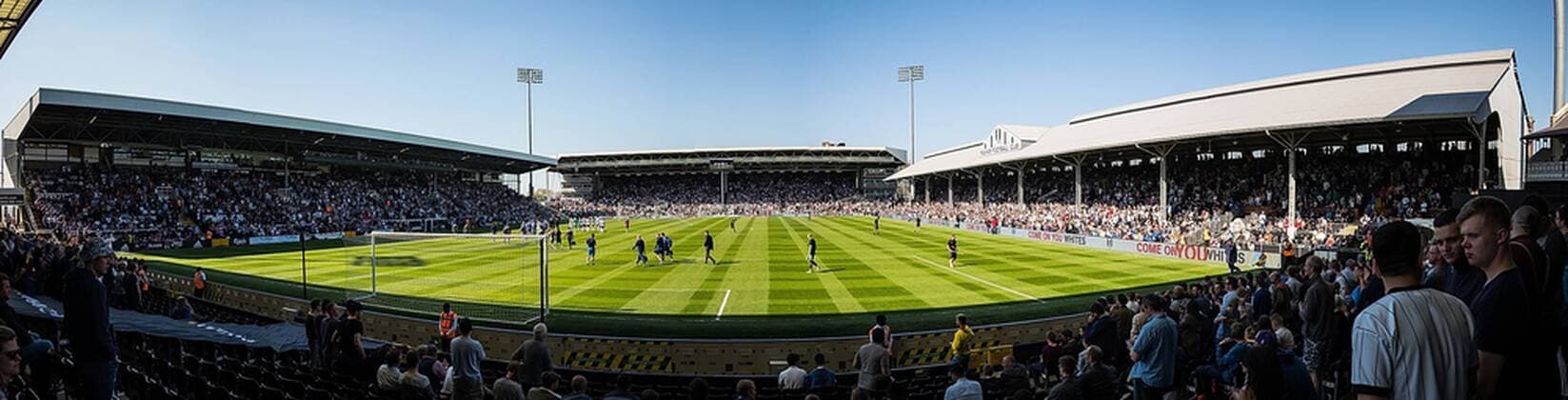 xovx, Reise, Architektur, London England, Fussballstadion Craven Cottage, Heimspielstätte des FC Fulham vor dem Spiel gegen Ipswich Town in der 2. englischen Fussballliga The Championship . London