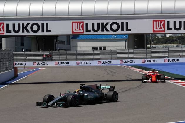 Russian Grand Prix, Sochi 27 - 30 April 2017 29.04.2017 - Free Practice 3, Lewis Hamilton (GBR) Mercedes AMG F1 W08 and Kimi Raikkonen (FIN) Scuderia Ferrari SF70H 