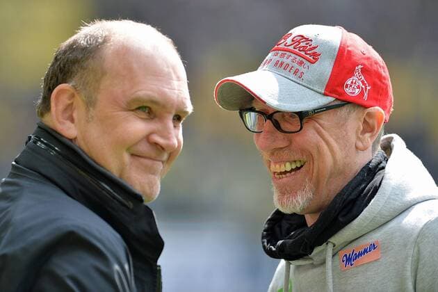 Dortmund, Germany 29.04.2017, 1. Bundesliga 31. Spieltag, BV Borussia Dortmund - 1. FC Koeln, von links: Jörg Schmadtke ( Manager Sportdirektor Koeln ), Peter Stöger Stoeger ( Trainer Koeln ) ( DeFodi521