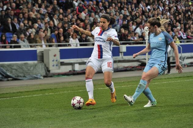 Fußball, CL, Damen, Olympique Lyon - Manchester City Dzsenifer Marozsan (lyon) vs Demi Stokes (manchester city) FOOTBALL : Lyon vs Manchester City - Ligue des champions feminine - 1 2 de finale - 29 04 2017 FredericChambert Panoramic 