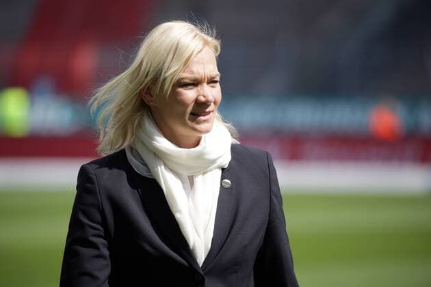 Karlsruher SC - 1. FC Kaiserslautern Deutschland, Karlsruhe, 29.04.2017, Fussball, 2. Bundesliga, Saison 2016 2017, 31. Spieltag, Karlsruher SC - 1. FC Kaiserslautern (1:3): Bibiana Steinhaus.
