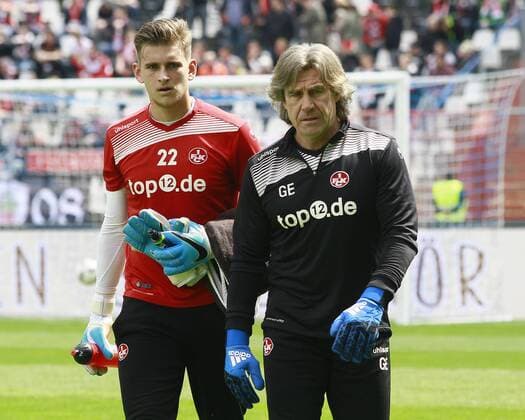 Karlsruher SC - 1. FC Kaiserslautern Julian POLLERSBECK, Torwart 1. FCK und Gerald EHRMANN, Torwart-Trainer 1. FCK, Portrait, Porträt, quer, Fußball 2. BL Saison 2016 2017,