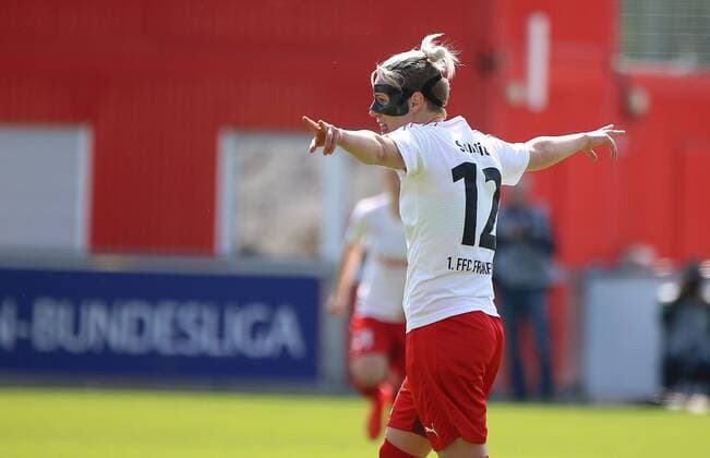 30.04.2017 xcex Deutschland, Leverkusen, Frankfurt, Fussball, Frauenfussball Allianz Frauen-Bundesliga Saison 2016 2017 Bayer 04 Leverkusen gegen 1. FFC Frankfurt Torjubel Sophie Schmidt (Frankfurt, Jubel, Freude, Emotionen