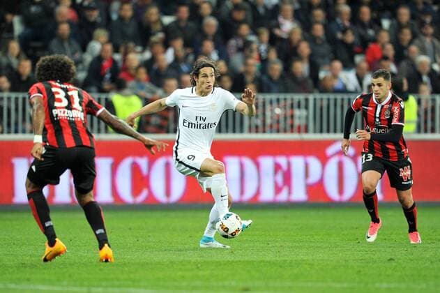 09 EDINSON CAVANI (psg) - 13 VALENTIN EYSSERIC (nice) FOOTBALL : Nice vs Paris SG - Ligue 1 - 30 04 2017 FEP Panoramic 