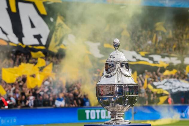 the KNVB cupduring the Dutch Cup Final match between AZ Alkmaar and Vitesse Arnhem on April 30, 2017 at the Kuip stadium in Rotterdam, The Netherlands. AZ v Vitesse Dutch Cup 2016 2017 xVIxGerritxvanxKeulenxIVx 7703029