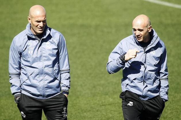 Real Madrid s coach Zinedine Zidane (l) with his sound David Bettoni during training session. May 1,2017.  (2017050102)