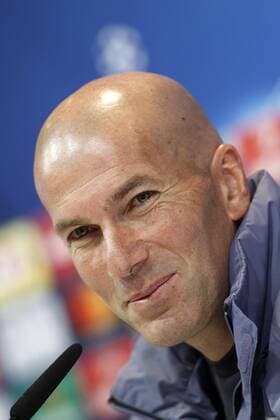 Real Madrid s coach Zinedine Zidane in press conference PK Pressekonferenz after training session. May 1,2017.  (20170501113)