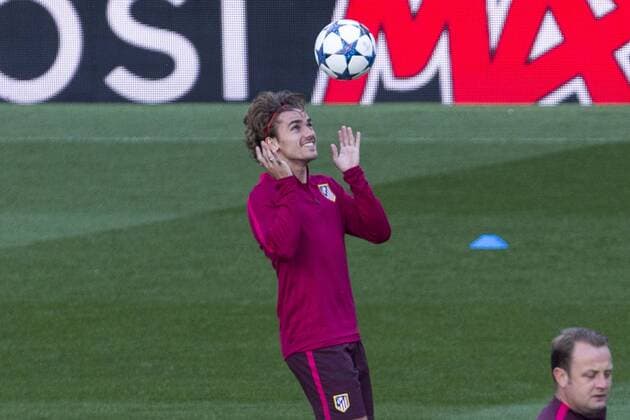 Antoine Griezmann of Atletico de Madrid during the training before the match of Champions League between Real Madrid and Atletico de Madrid at Santiago Bernabeu Stadium in Madrid, Spain. May 01, 2017.  (20170501083)