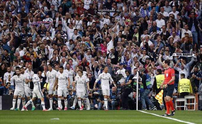 Madrid, Spain 02.04.2017, UEFA Champions League - 2016 17 Season, Halbfinale, Real Madrid - Atletico Madrid, jubel um Cristiano Ronaldo (Real Madrid) nach dem treffer zum 1:0 ( DeFodi523