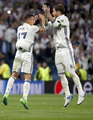 Real Madrid s Sergio Ramos (R) and Lucas Vazquez jubilate the victory after the UEFA Champions League semifinal match between Real Madrid and Atletico de Madrid at the Santiago Bernabeu stadium in Madrid, Spain, 02 May 2017. REAL MADRID VS. ATLETICO DE MADRID !ACHTUNG: NUR REDAKTIONELLE NUTZUNG!  Copyright: xJuanJoxMartinx MAD001 20170502-636293622123363653