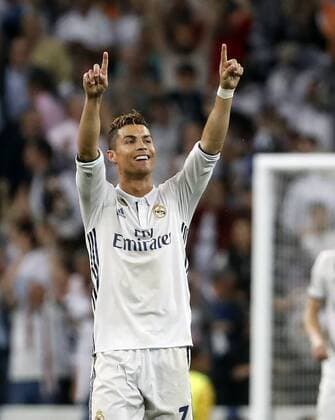 Partido de ida de semifinales de la Liga de Campeones entre el Real Madrid y el Atletico en el Bernabeu. En la imagen, Cristiano Ronaldo celebra su tercer gol. First leg of Champions League semifinals between Real Madrid and Atletico. In this picture, Cristiano Ronaldo celebrates his third goal. xPabloxGarciax 