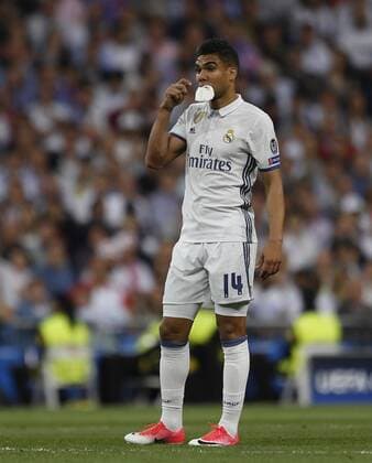 Partido de ida de semifinales de la Liga de Campeones entre el Real Madrid y el Atletico en el Bernabeu. En la imagen, Casemiro. First leg of Champions League semifinals between Real Madrid and Atletico. In this picture, Casemiro. xÃngelxRiverox 