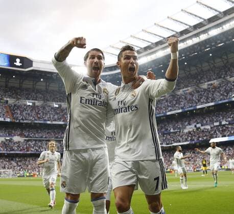 Partido de ida de semifinales de la Liga de Campeones entre el Real Madrid y el Atlético en el Bernabéu. En la imagen, Cristiano Ronaldo celebra su gol. First leg of Champions League semifinals between Real Madrid and Atlético. In this picture, Cristiano Ronaldo celebrates his goal. xFOTOxCHEMAxREYx 