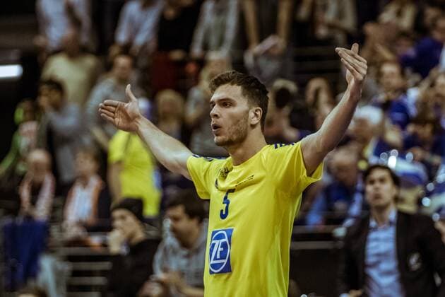 Jubel David Sossenheimer (05-Friedrichshafen) 03.05.2017, BR Volleys - VfB Friedrichshafen Play-Off Finale 2. Spiel Volleyball Bundesliga Saison 2016 2017