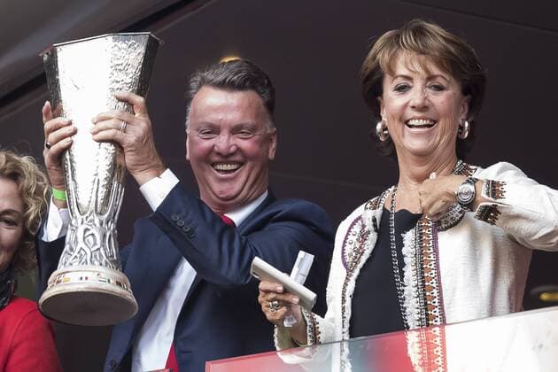 Themen der Woche - Sport Bilder des Tages - SPORT 03.05.2017, Amsterdam Arena, Amsterdam, NED, UEFA EL, Ajax Amsterdam vs Olympique Lyon, Halbfinale, Hinspiel, im Bild Louis van Gaal (L) former Ajax coach and his wife Truus (R) Louis van Gaal (L) former Ajax coach and his wife Truus (R) during the UEFA Europa League semi final, 1st leg match between Ajax Amsterdam and Olympique Lyon at the Amsterdam Arena in Amsterdam, Netherlands on 2017 05 03. Amsterdam EP_fil