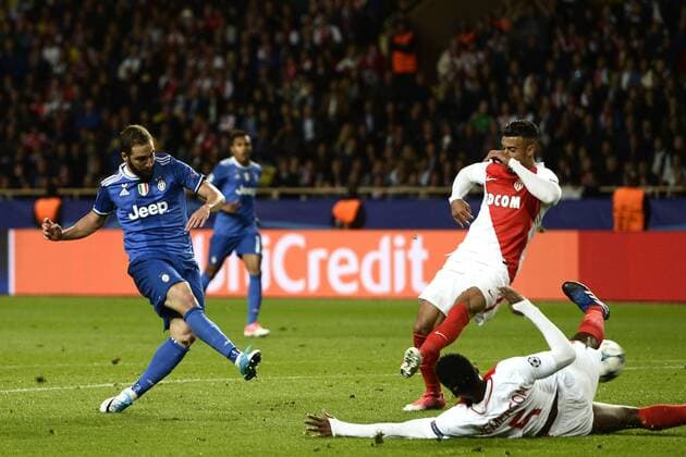 Db Monaco (Francia) 03 05 017 - Champions League Monaco-Juventus foto Daniele Buffa Image nella foto: gol Gonzalo Higuain 