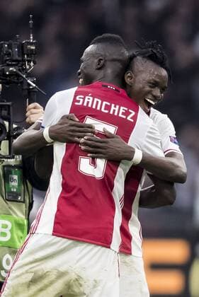 03.05.2017, Amsterdam Arena, Amsterdam, NED, UEFA EL, Ajax Amsterdam vs Olympique Lyon, Halbfinale, Hinspiel, im Bild Bertrand Traore of Ajax Amsterdam (R) and Davinson Sanchez of Ajax Amsterdam (L) celebrating Bertrand Traore of Ajax Amsterdam (R) and Davinson Sanchez of Ajax Amsterdam (L) celebrating during the UEFA Europa League semi final, 1st leg match between Ajax Amsterdam and Olympique Lyon at the Amsterdam Arena in Amsterdam, Netherlands on 2017 05 03. Amsterdam EP_fil