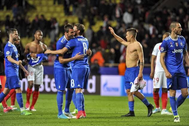 joie - MARIO MANDZUKIC (Juventus de Turin) - Marchision (Juventus) - Dybala (Juventus) FOOTBALL : AS Monaco vs Juventus de Turin - Ligue des champions - 1 2 finale - 03 05 2017 NorbertScanella Panoramic 