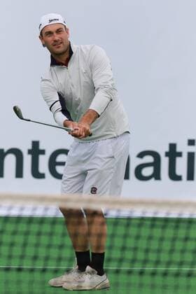 Showspiel Golf und Tennis. Hier Golfer Florian Fritsch beim Golf Tennis BMW Open 2017 München 04.05.2017