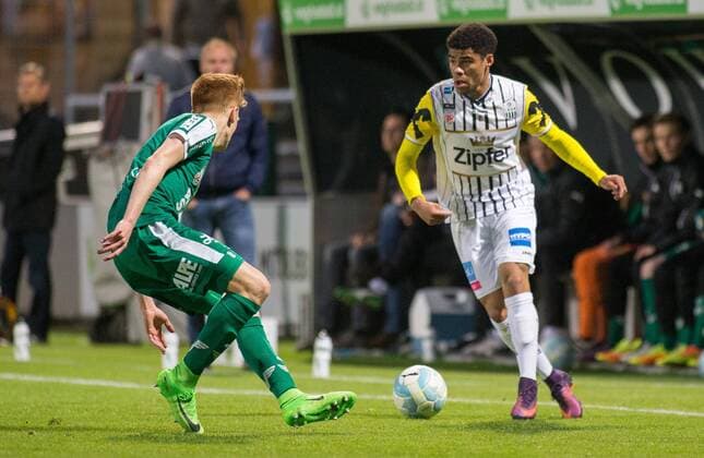 05.05.2017, Gernot Langes Stadion, Wattens, AUT, 2. FBL, WSG Swarovski Wattens vs LASK Linz, 33. Runde, im Bild v.l.n.r.: Christian Gebauer (WSG Swarovski Wattens) und Paulo Otavio Rosa Silva (LASK Linz) during second Austrian Bundesliga 33rd round match between WSG Wattens and LASK Linz, at the Gernot Langes Stadion in Wattens, Austria on 2017 05 05. Wattens  EP_jak  