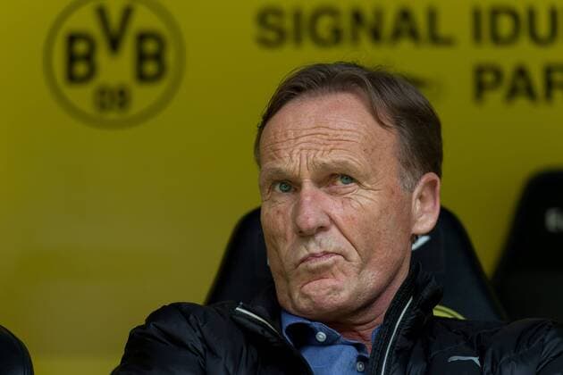 Dortmund, Germany 06.05.2017, 1. Bundesliga 32. Spieltag, BV Borussia Dortmund - TSG 1899 Hoffenheim, CEO Geschaeftsfuehrer Hans-Joachim Watzke (BVB) schaut ( DeFodi001