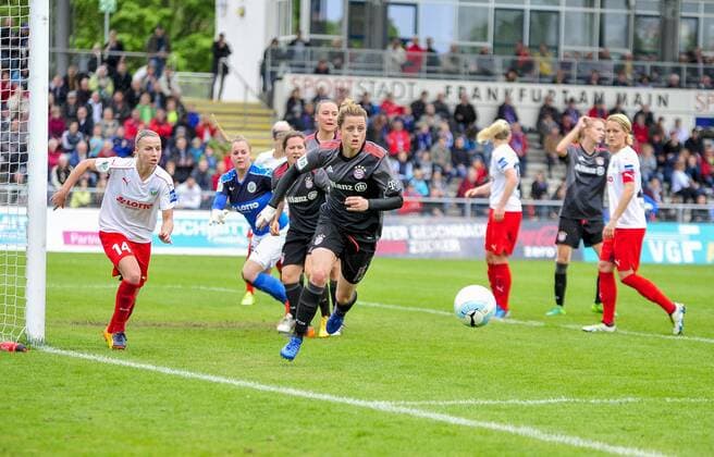 1. Frauen-Fußballbundesliga: 1. FFC Frankfurt - FC Bayern Muenchen; 07.05.2017 Nora Holstad (FC Bayern Muenchen); 1. FFC Frankfurt - FC Bayern Muenchen am 07.05.2017 im Stadion am Brentanobad, Frankfurt (Hessen) xkpx