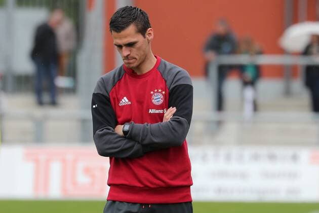 Thomas Wörle (Thomas Woerle, Trainer, Cheftrainer, FCB), enttäuscht schauend, Enttäuschung, Frustration, disappointed, pessimistisch, Einzelbild, Aktion, Action, am Spielfeldrand, an der Seitenauslinie, Fussball, Allianz Frauen-Bundesliga, 1. FFC Frankfurt - FC Bayern München, xozx