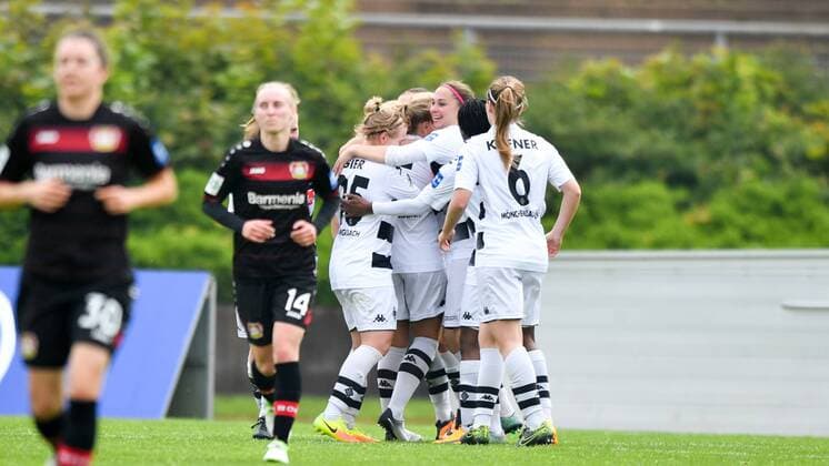 Jubel, Freuen, celebrate, happy, cheer , Goal Celebration Borussia Mönchengladbach zum 1:1, Fussball, Allianz Frauen-Bundesliga, Borussia Mönchengladbach - Bayer Leverkusen, xmkx