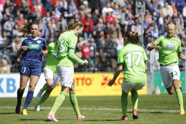 jubel, Torjubel, Torerfolg, celebrate the goal, goal, celebration, Jubel ueber das Tor, optimistisch, Action, Aktion nach Tor zum 0:1 durch Caroline Graham Hansen (Wolfsburg, 26), Fussball, Allianz Frauen Bundesliga, 1. FFC Turbine Potsdam - VfL Wolfsburg, xtgx