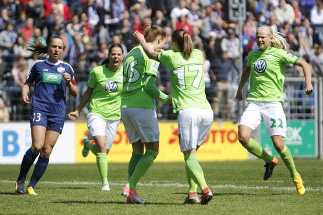 jubel, Torjubel, Torerfolg, celebrate the goal, goal, celebration, Jubel ueber das Tor, optimistisch, Action, Aktion nach Tor zum 0:1 durch Caroline Graham Hansen (Wolfsburg, 26), Fussball, Allianz Frauen Bundesliga, 1. FFC Turbine Potsdam - VfL Wolfsburg, xtgx