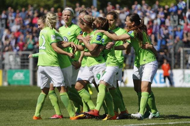 Jubel, Torjubel, Torerfolg, celebrate the goal, goal, celebration, Jubel ueber das Tor, optimistisch, Action, Aktion nach Tor zum 1:2 durch Anna Blässe (Wolfsburg, 9) (m.), Fussball, Allianz Frauen Bundesliga, 1. FFC Turbine Potsdam - VfL Wolfsburg, xtgx