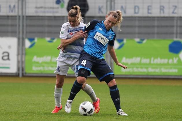 v.li.: Stefanie Weichelt (MSV, 19), Kristin Demann (TSG, 4), Zweikampf, Duell, duel, tackle, tackling, Dynamik, Action, Aktion, Fussball, Allianz Frauen-Bundesliga, TSG 1899 Hoffenheim - MSV Duisburg, xozx