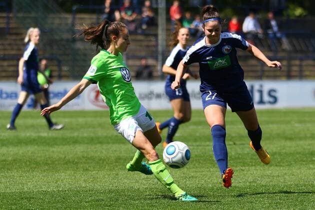 Fussball, Frauen, 1. Bundesliga, Saison 2016 17, 19. Spieltag, 1. FFC Turbine Potsdam - VfL Wolfsburg, Tessa Wullaert (Nr. 10, VfL Wolfsburg), Sarah Zadrazil (Nr. 27, 1. FFC Turbine Potsdam), 07.05.17, Copyright: xMichaelxHundtx xMatthiasxKochx