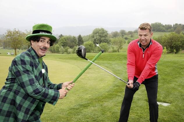 Albert de Paris als Charlie Chaplin und Axel Kahn beim Europa-Park Eagles Charity Golfcup 2017 auf dem Golfplatz des Europa-Park Golfclubs Breisgau e.V. in Herbolzheim-Tutschfelden. Rust, 08.05.2017 Foto:xS.xGabschx xFuturexImage