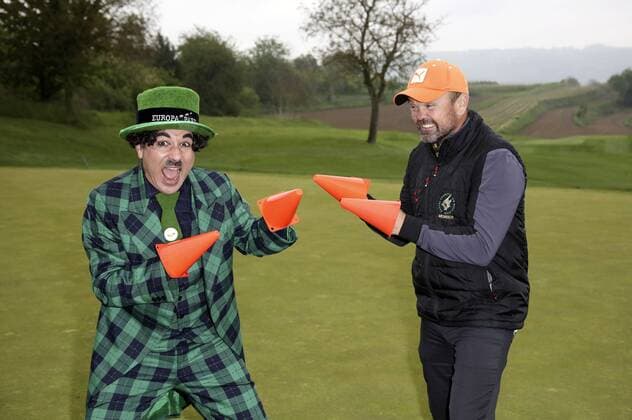 Albert de Paris als Charlie Chaplin und Sven Ottke beim Europa-Park Eagles Charity Golfcup 2017 auf dem Golfplatz des Europa-Park Golfclubs Breisgau e.V. in Herbolzheim-Tutschfelden. Rust, 08.05.2017 Foto:xS.xGabschx xFuturexImage