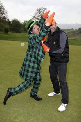 Albert de Paris als Charlie Chaplin und Sven Ottke beim Europa-Park Eagles Charity Golfcup 2017 auf dem Golfplatz des Europa-Park Golfclubs Breisgau e.V. in Herbolzheim-Tutschfelden. Rust, 08.05.2017 Foto:xS.xGabschx xFuturexImage