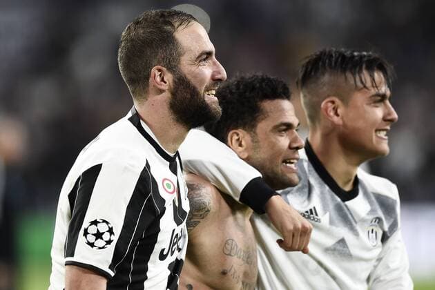 Db Torino 09 05 017 - Champions League Juventus-Monaco foto Daniele Buffa Image nella foto: Gonzalo Higuain-Dani Alves-Paulo Dybala 