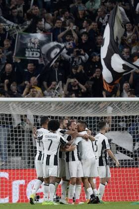 Esultanza giocatori Juventus a fine partita. Juventus Players celebrate at the end of the match Torino 09-05-2017 Juventus Stadium Football Calcio Champions League 2016 2017 semifinal Juventus - Monaco . Foto Filippo Alfero Insidefoto filippoxalfero