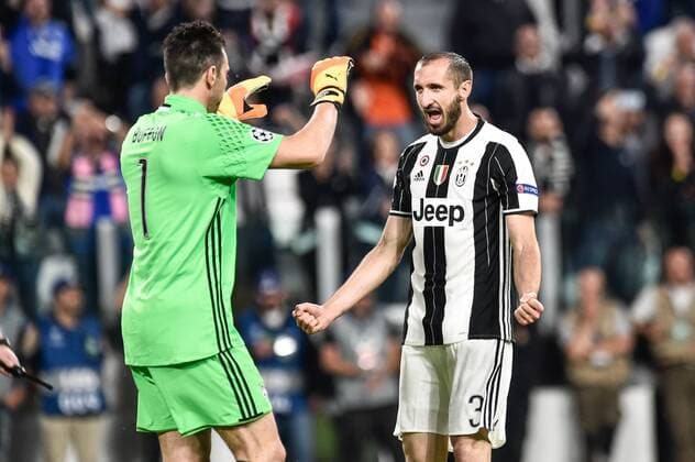 Fußball, CL, Juventus Turin - AS Monaco May 9, 2017 - Rome, Italy - Giorgio Chiellini of Juventus celebrates the victory with Gianluigi Buffon of Juventus during the UEFA Champions League Semi-Final game 2 match between Juventus and Monaco at the Juventus Stadium, Turin, Italy on 9 May 2017. Juventus - Monaco Champions League Semi-Final  - ZUMAn230 20170509_zaa_n230_285 Copyright: xGiuseppexMaffiax