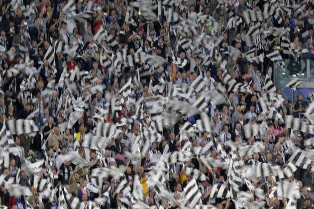 FuÃŸball, CL, Juventus Turin - AS Monaco May 9th 2017, Juventus Stadium, Turin, Italy; UEFA Champions League semi-final, Juventus versus AS Monaco 2nd leg; Juventus supporters get behind their team during the match xPierpaoloxPiciuccox  ActionPlus11877619