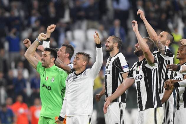 May 9th 2017, Juventus Stadium, Turin, Italy; UEFA Champions League semi-final, Juventus versus AS Monaco 2nd leg; Juventus players celebrate at the end of the match xPierpaoloxPiciuccox  ActionPlus11877659