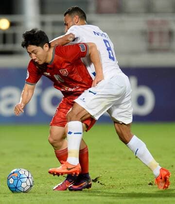 (170510) -- DOHA, May 10, 2017 -- Nam Tae Hee (L) of Lekhwiya vies with Nouh Ibrahim Almousa of Al Fateh during the AFC Asian Champions League Group B match between Qatar s Lekhwiya SC and Saudi Arabia s Al Fateh FC at the Abdullah Bin Khalifa Stadium in Doha, capital of Qatar, on May 9, 2017. Lekhwiya won 4-1. ) (SP)QATAR-DOHA-SOCCER-AFC-CHAMPIONS LEAGUE-GOURP B-LEKHWIYA SC VS AL FATEH FC Nikku 