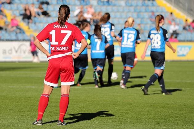 Bilder des Tages - SPORT Claire Savin (Sand, 17), enttäuscht schauend, Enttäuschung, Frustration, disappointed, pessimistisch, Fussball, Allianz Frauen-Bundesliga, TSG 1899 Hoffenheim - SC Sand, xozx