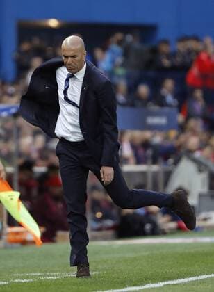 Fußball, CL, Atletico Madrid - Real Madrid Real Madrid s French coach Zinedine Zidane during the UEFA Champions League semifinal second leg match between Atletico de Madrid and Real Madrid at the Vicente Calderon stadium, in Madrid, Spain, 10 May 2017. ATLETICO MADRID VS. REAL MADRID !ACHTUNG: NUR REDAKTIONELLE NUTZUNG!  Copyright: xBallesterosx MAD001 20170510-636300485975044330